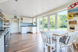 Kitchen/Breakfast Room- click for photo gallery